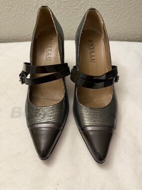Anyi Lu Metallic Charcoal and Black Pointed-Toe Mary Jane Pumps, pre-owned
